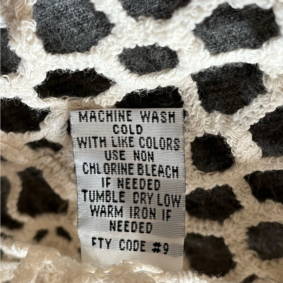 Rebellion Again Open Front Crochet Cardigan Kimono - Picture 7 of 9